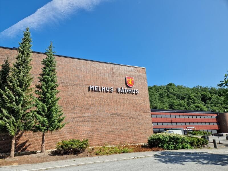 Vassfjellugla kårer «Årets politiker» – men lav deltakelse og administratorstyrt utvalg