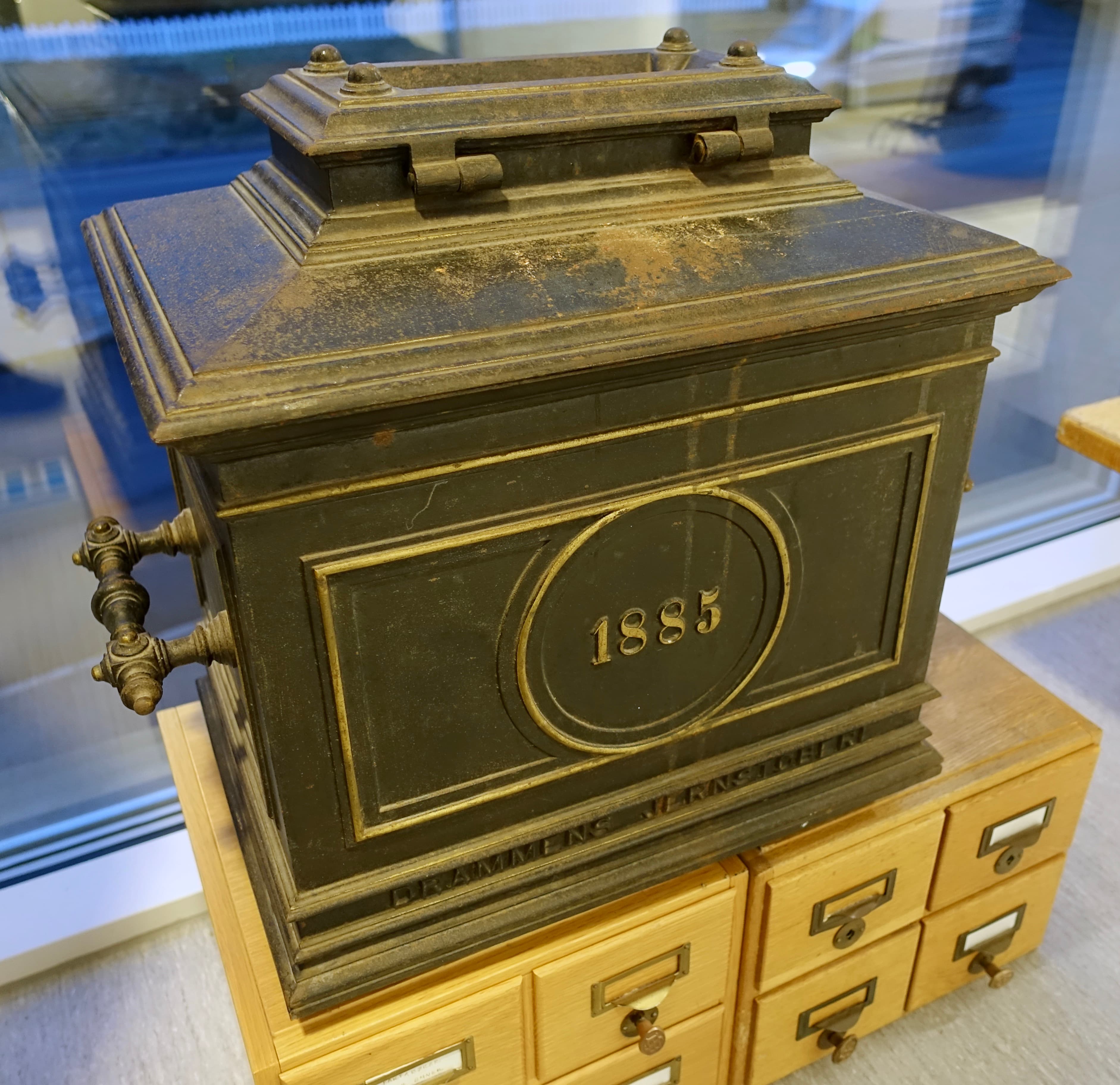 Norsk stemmeurne fra 1885